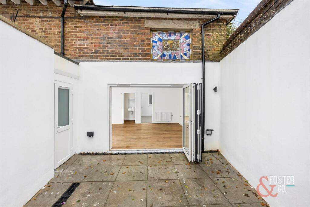 Cuckfield Road, 123_013.jpg