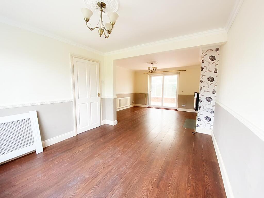 Lounge &amp; Dining Room