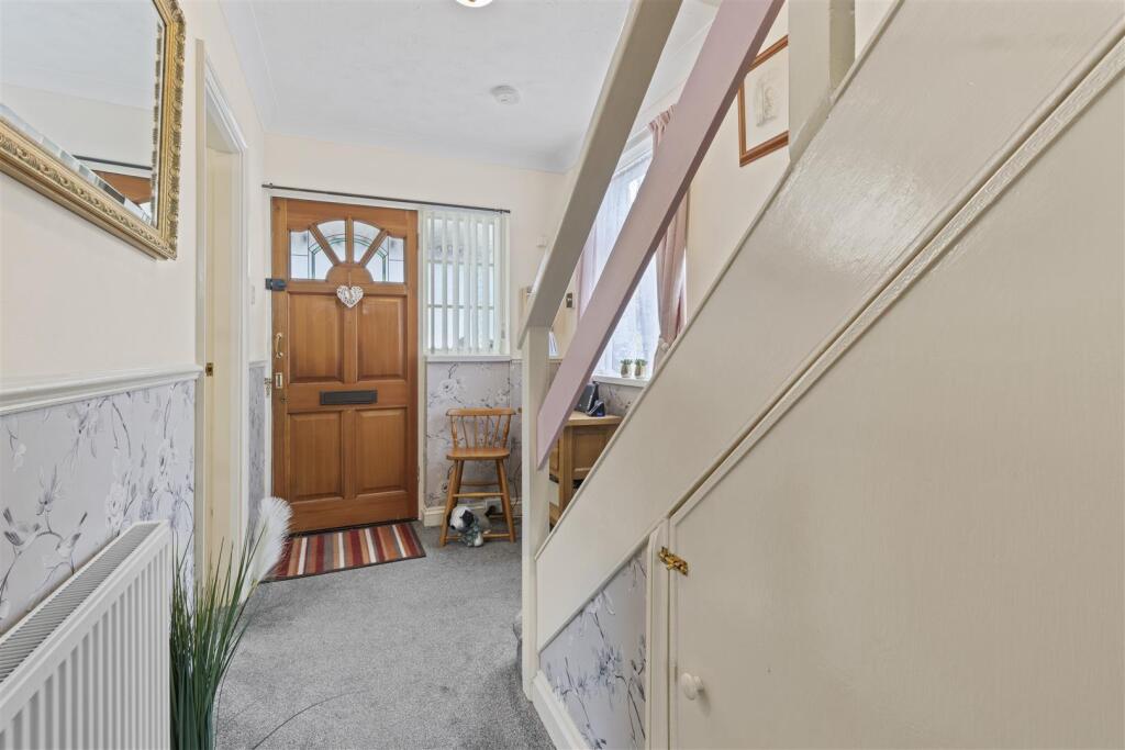 entrance hall #3.jpg