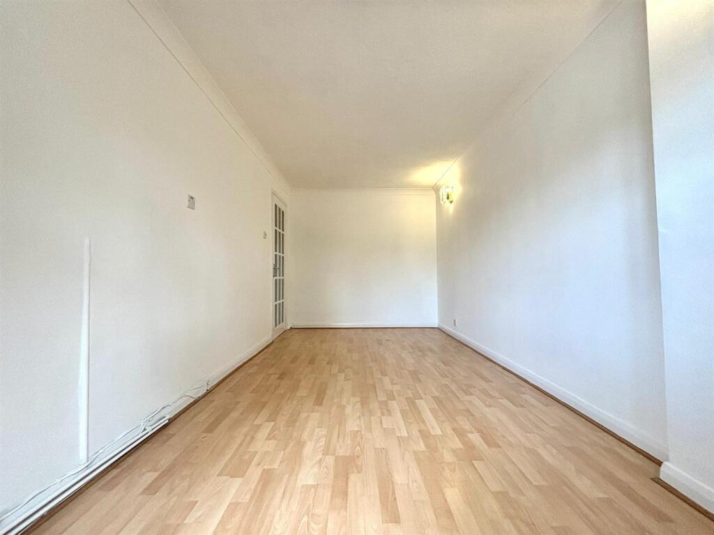 Downstairs Bedroom.jpeg