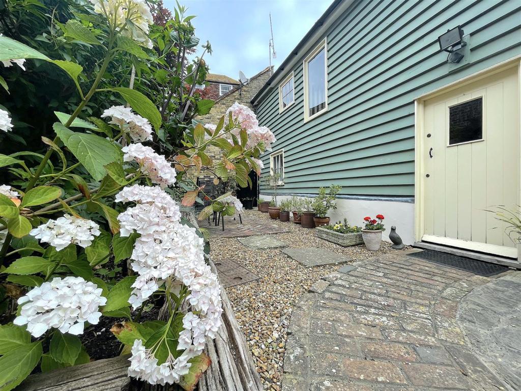 Garden (4).jpeg
