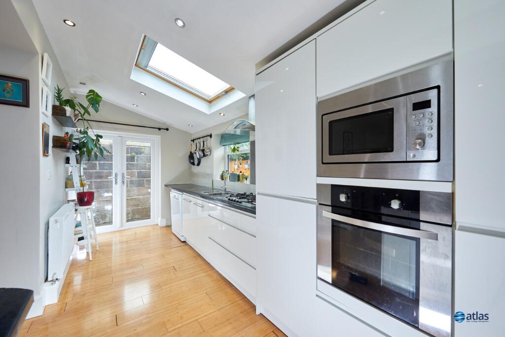 Kitchen / Dining Area
