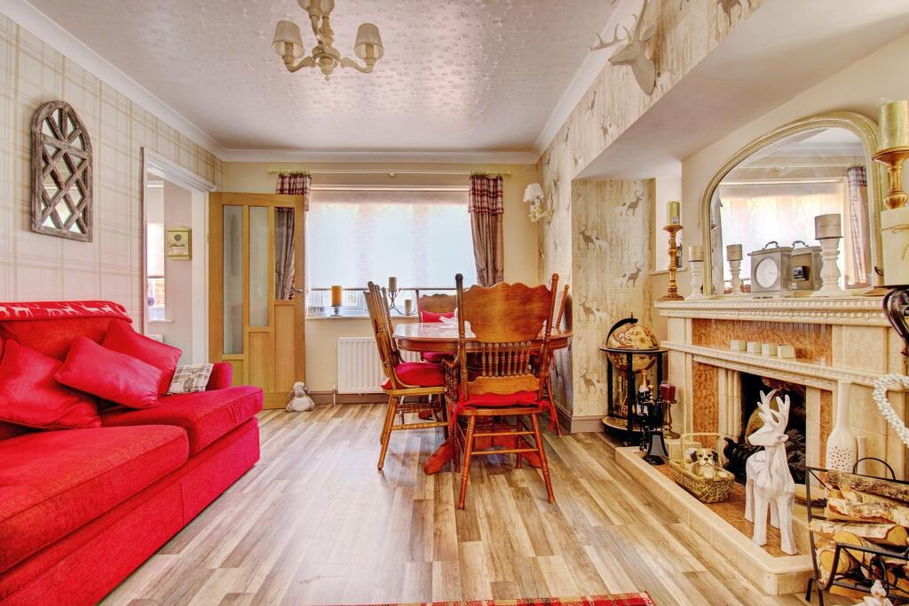 17 - Dining Room