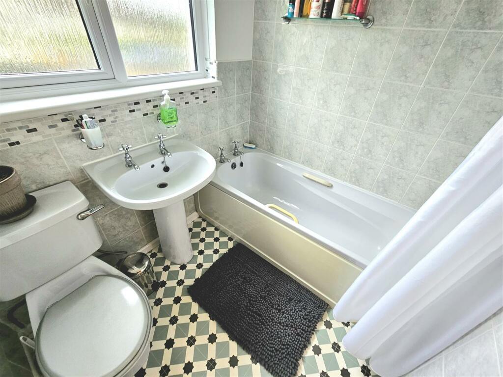Bathroom.jpg