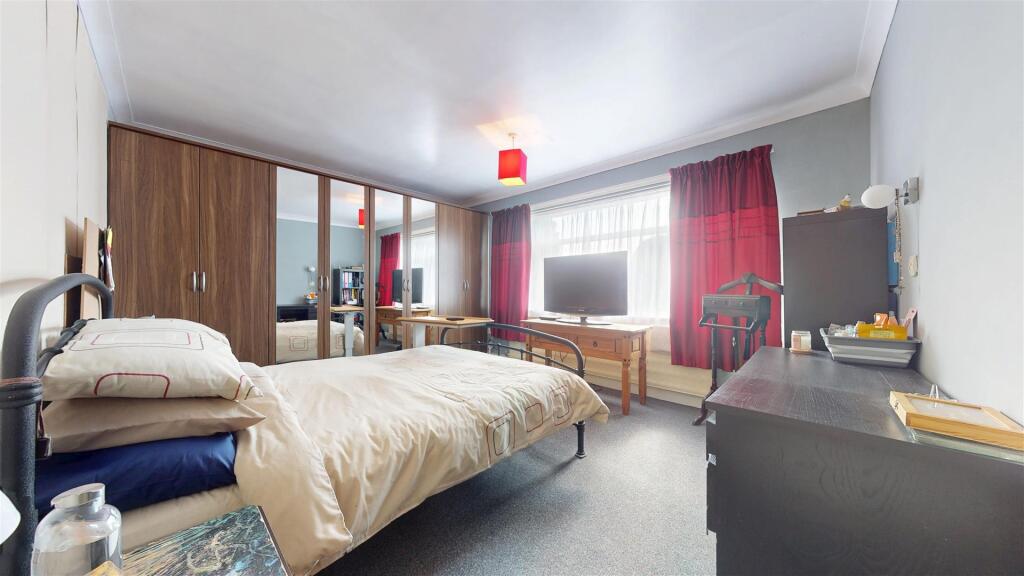 Eccleston Gardens Bedroom