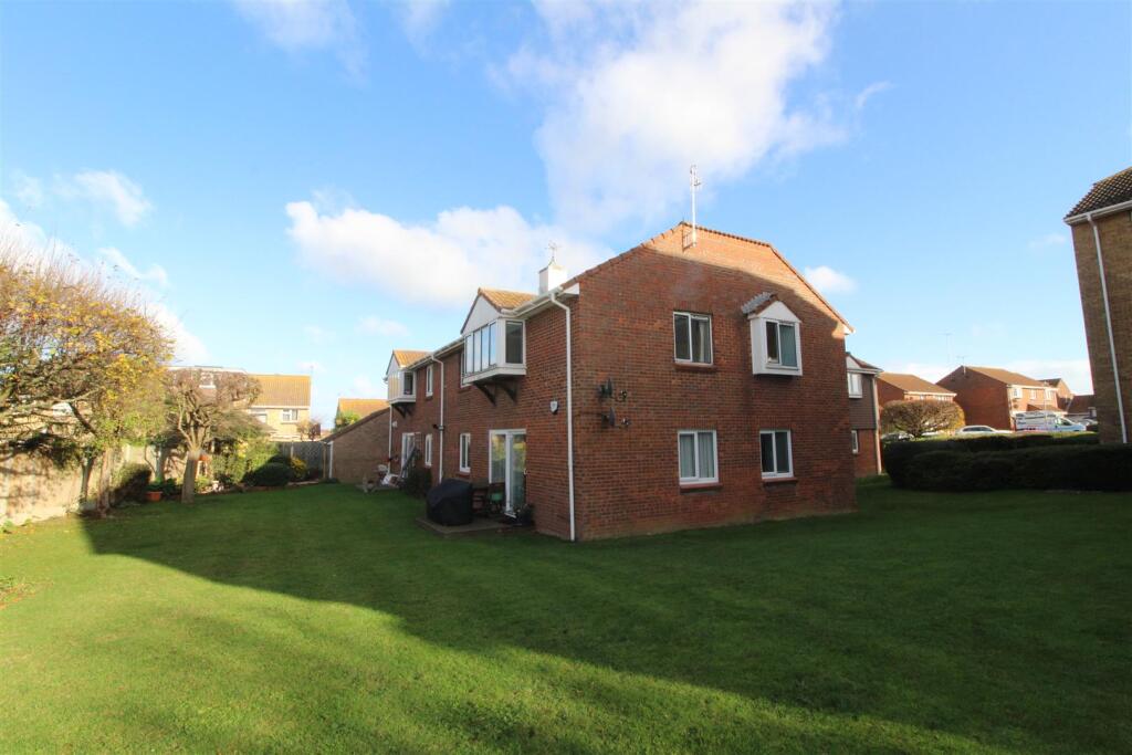 Hadlow Drive, Cliftonville, Margate