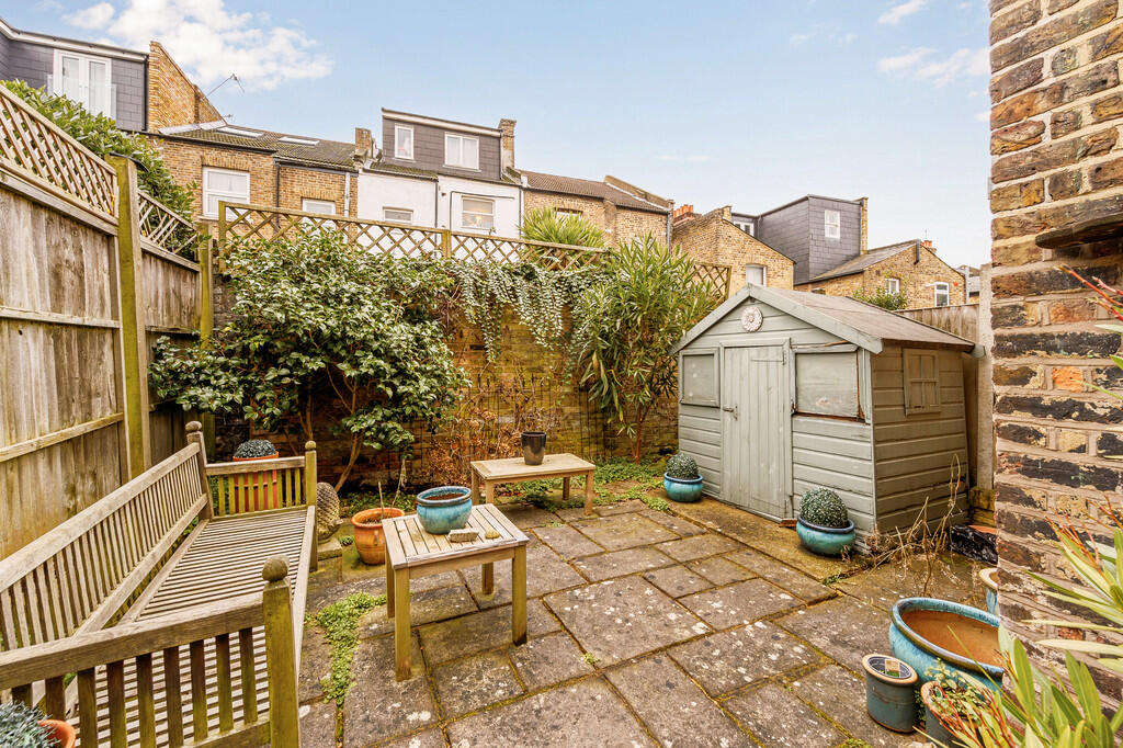 Coningsby Road (1...