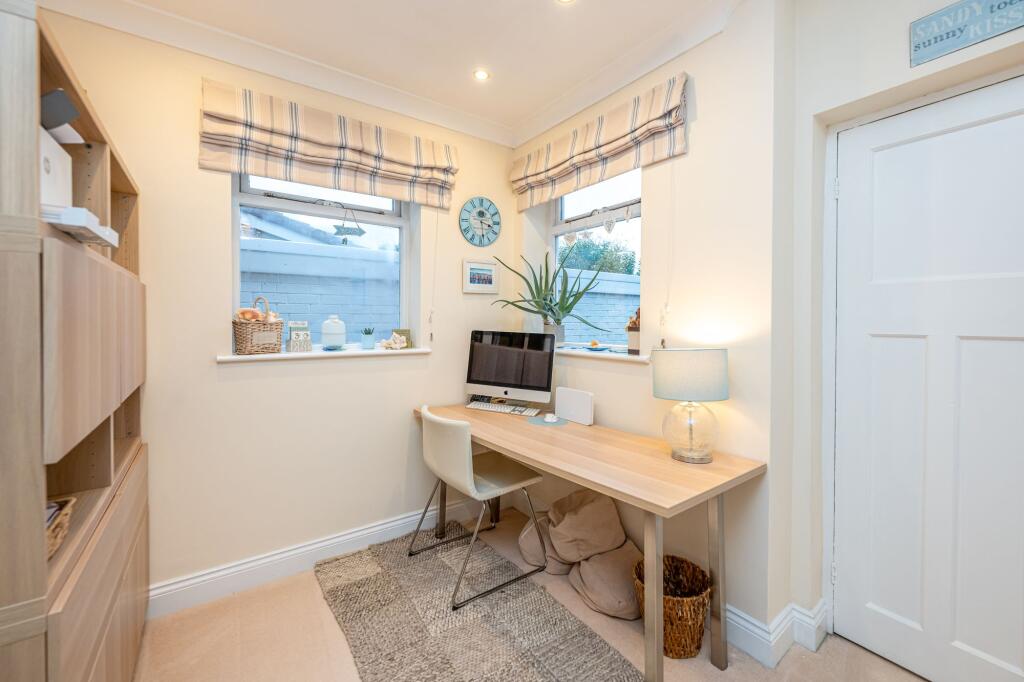 Sitting Room / Study