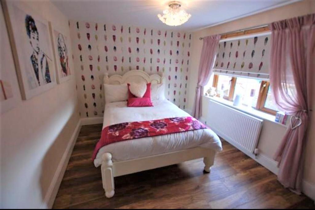 ARE324bed1.jpg