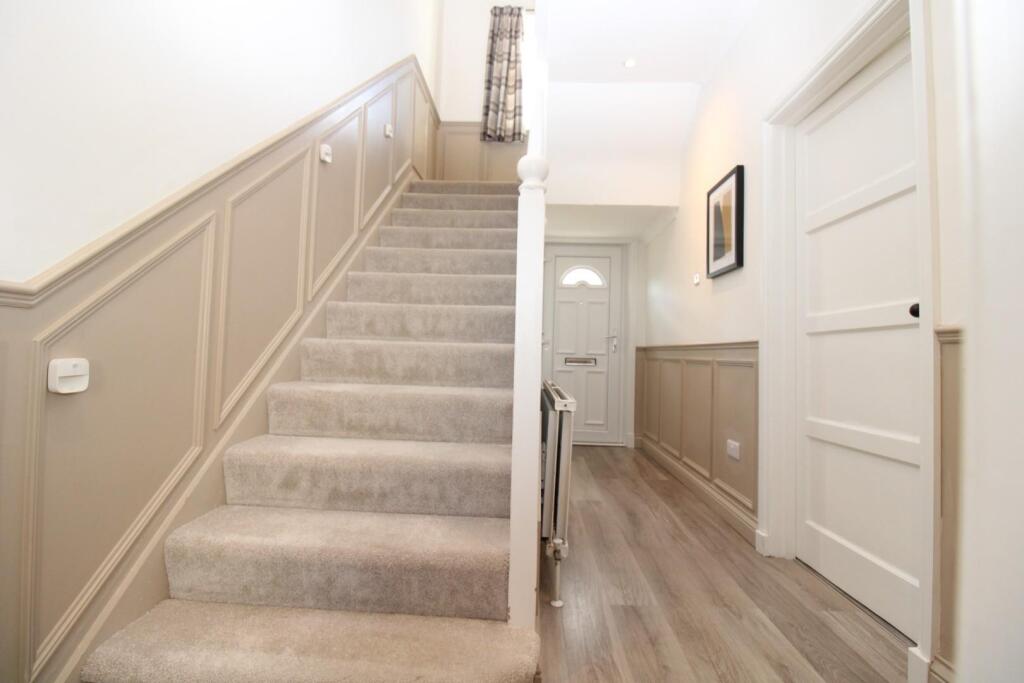 ENTRANCE HALL.jpg