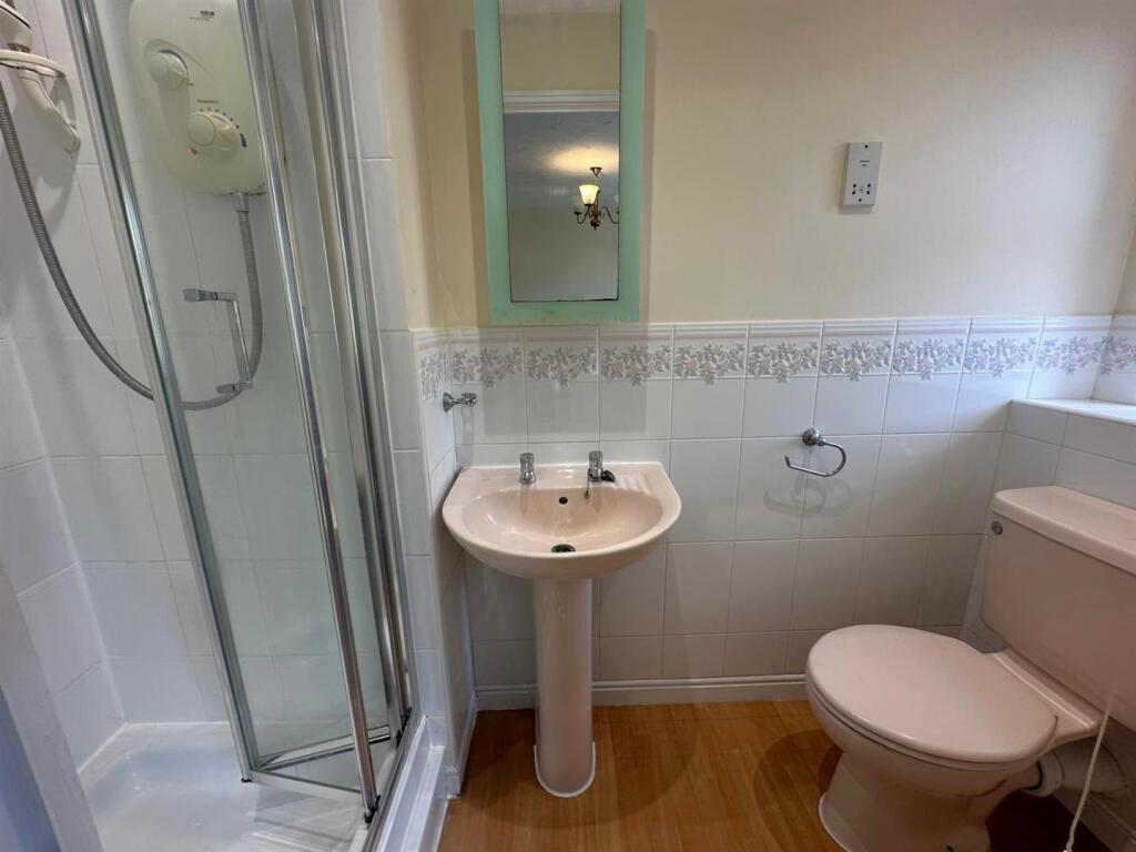 Ensuite.jpeg