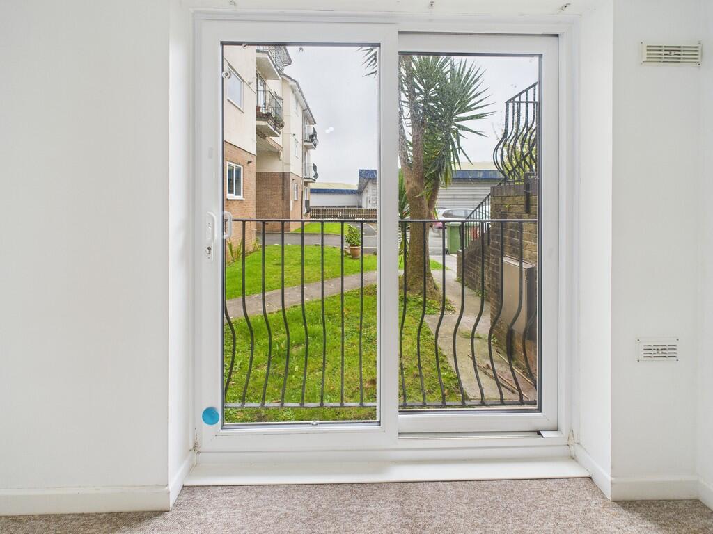 CAM02089G0-PR0583...