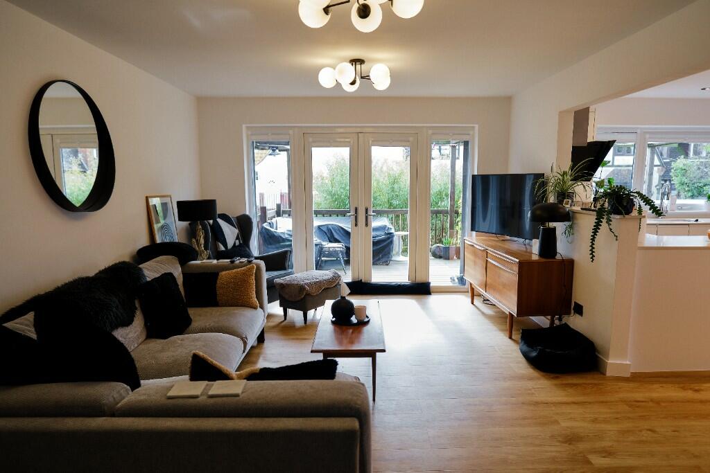 Open plan Lounge