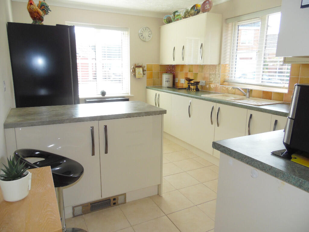 KITCHEN/BREAKFAST RM