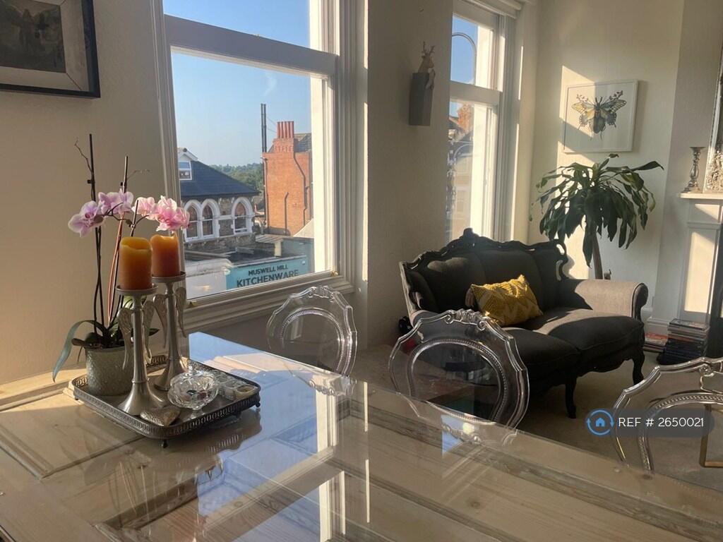 Living Room Photo 2
