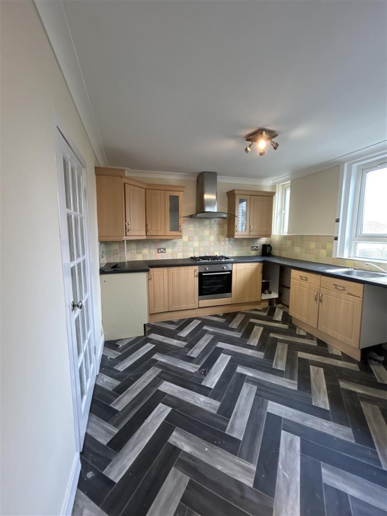 11 Lainshaw Avenue Kitchen.png