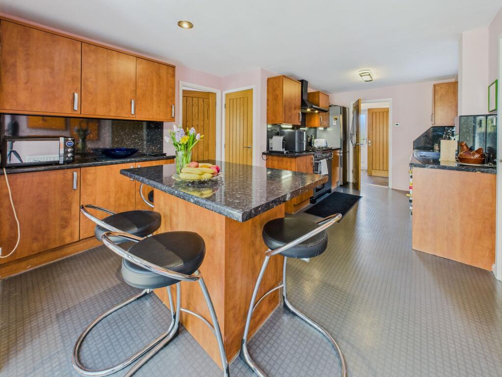 Kitchen Diner - Dining Area