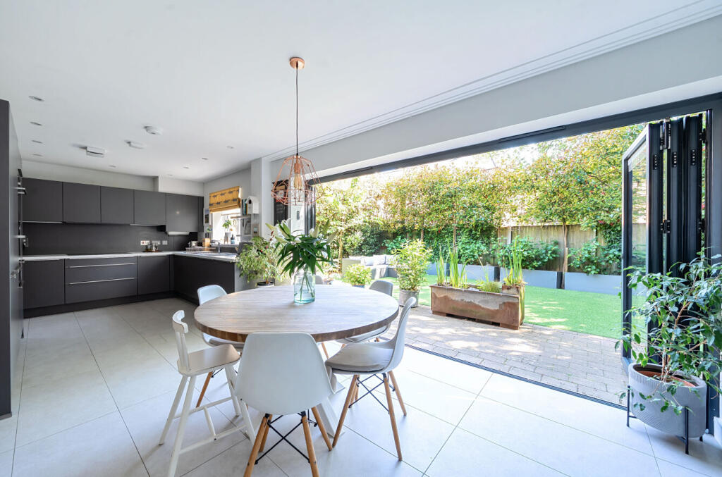 1290541-23-682ada...