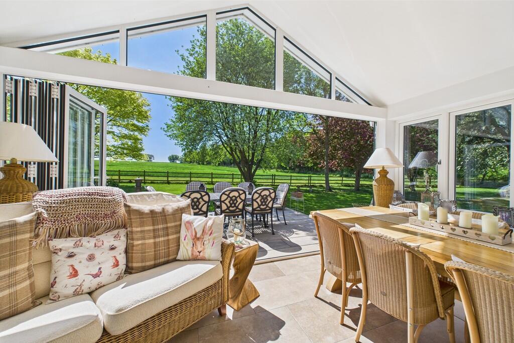 CAM01689G0-PR0465...