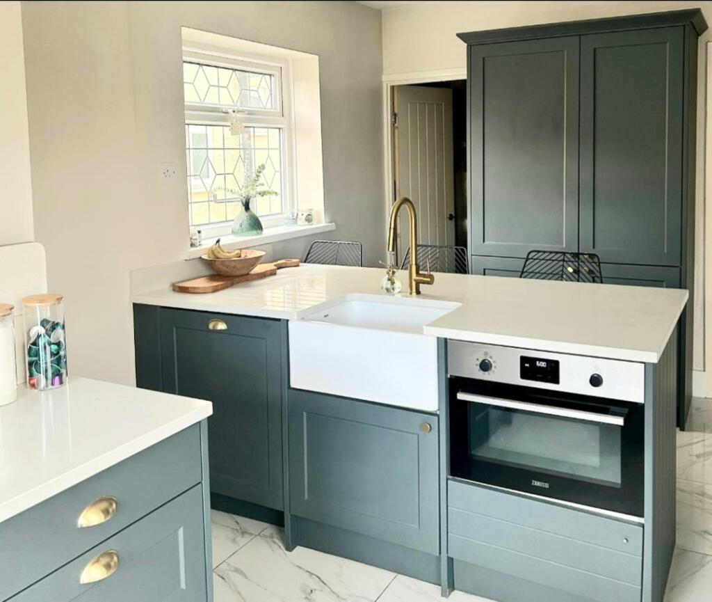 209 morthen road kitchen 6.jpg