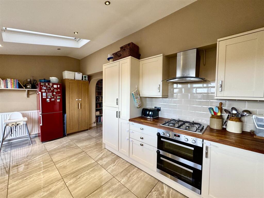 OPEN PLAN KITCHEN/BREAKFAST ROOM