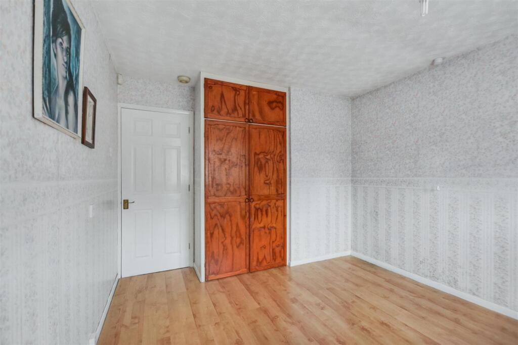 Bedroom 1_2.jpeg
