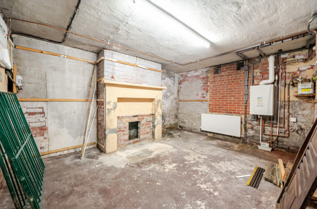 1334513-11-6895cc...