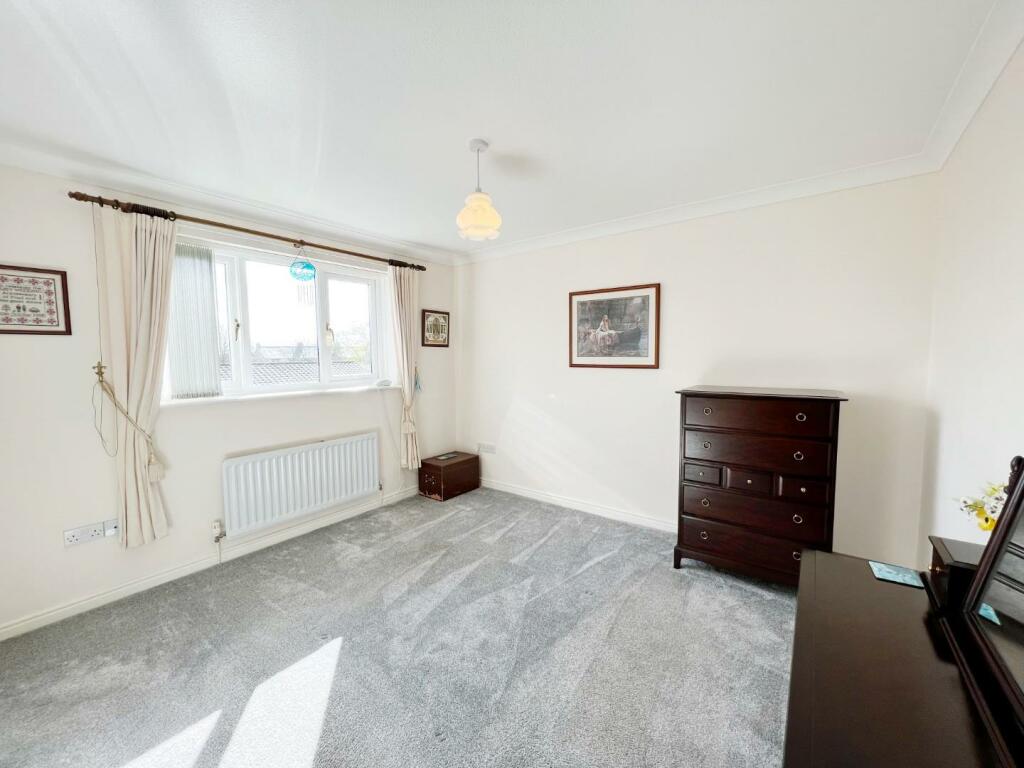 Bedroom 2 pic 1.jpg