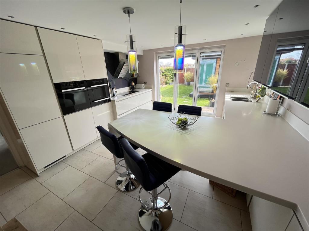Breakfast Kitchen.jpg