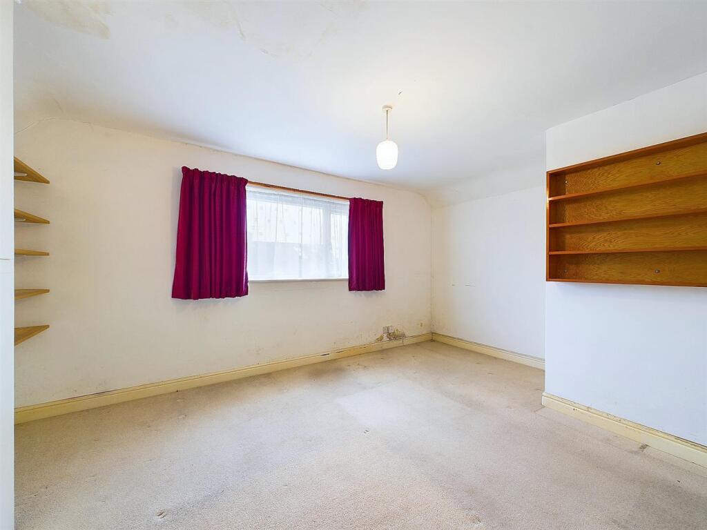 4 - 3 bedroom end terrace.jpg