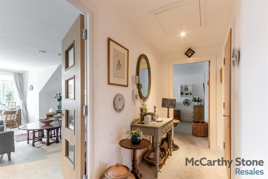 8664378-interior07.jpg