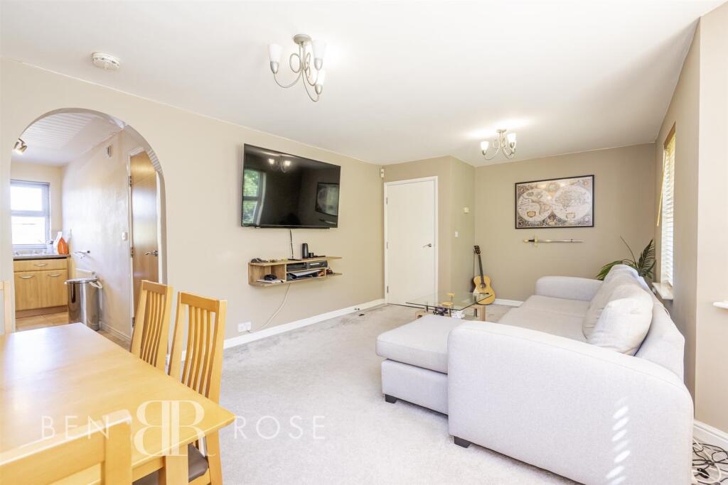 Lounge / Dining Room