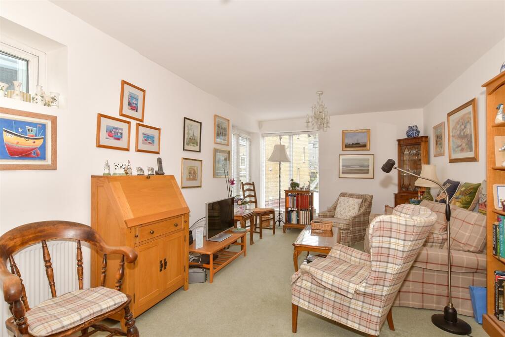 Kitchen/Lounge/ Dining Area