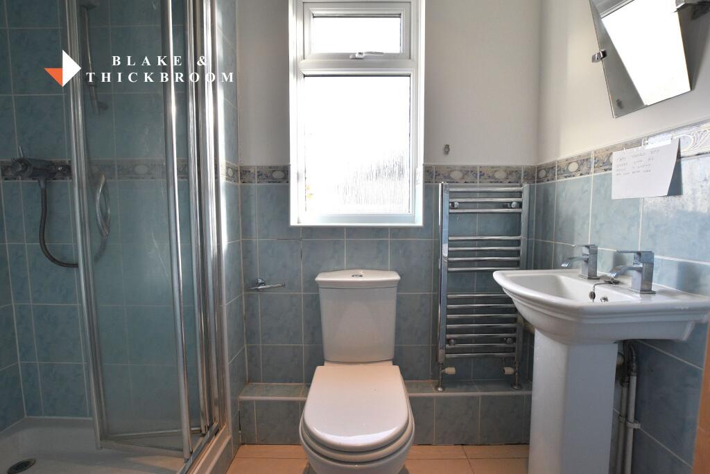 EN SUITE SHOWER ROOM