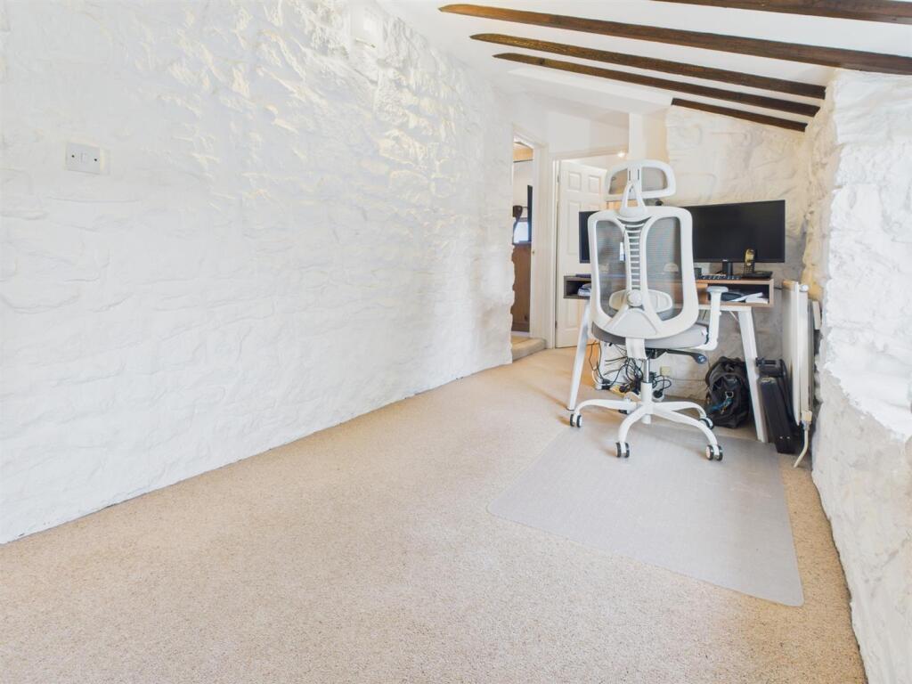 FIRST FLOOR STAIRS AND LANDING