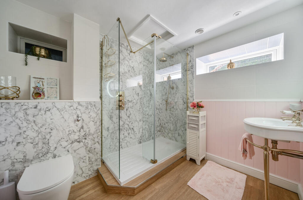 1303898-7-6852955...