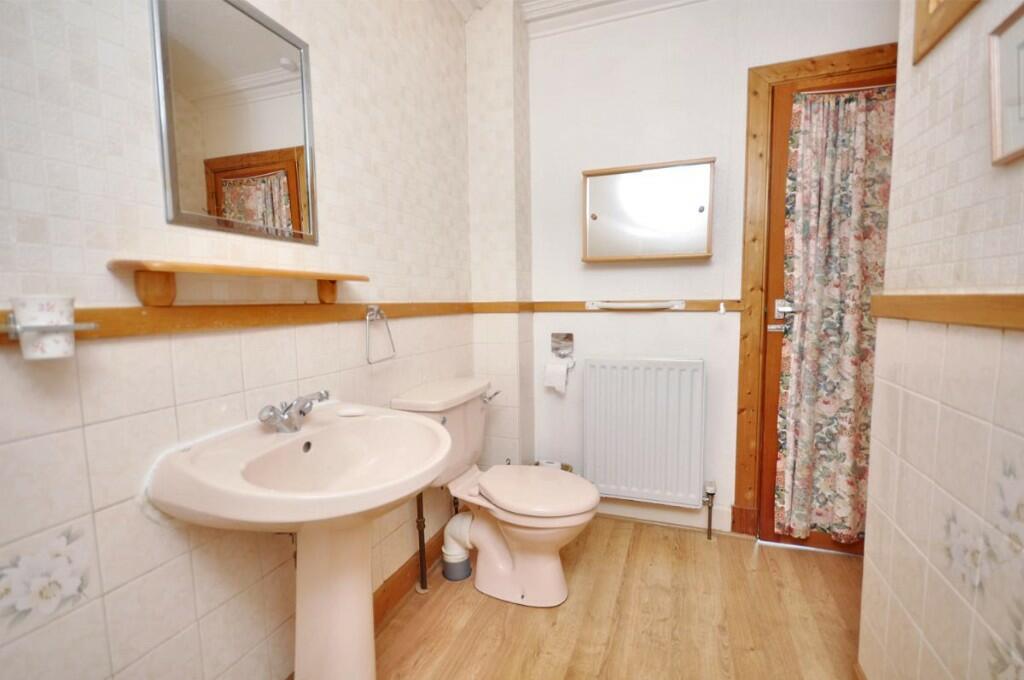 En Suite Bathroom