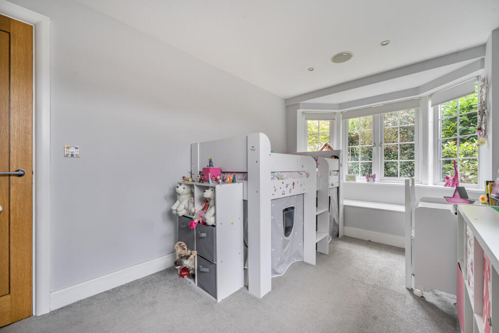 1366051-11-68efb1...