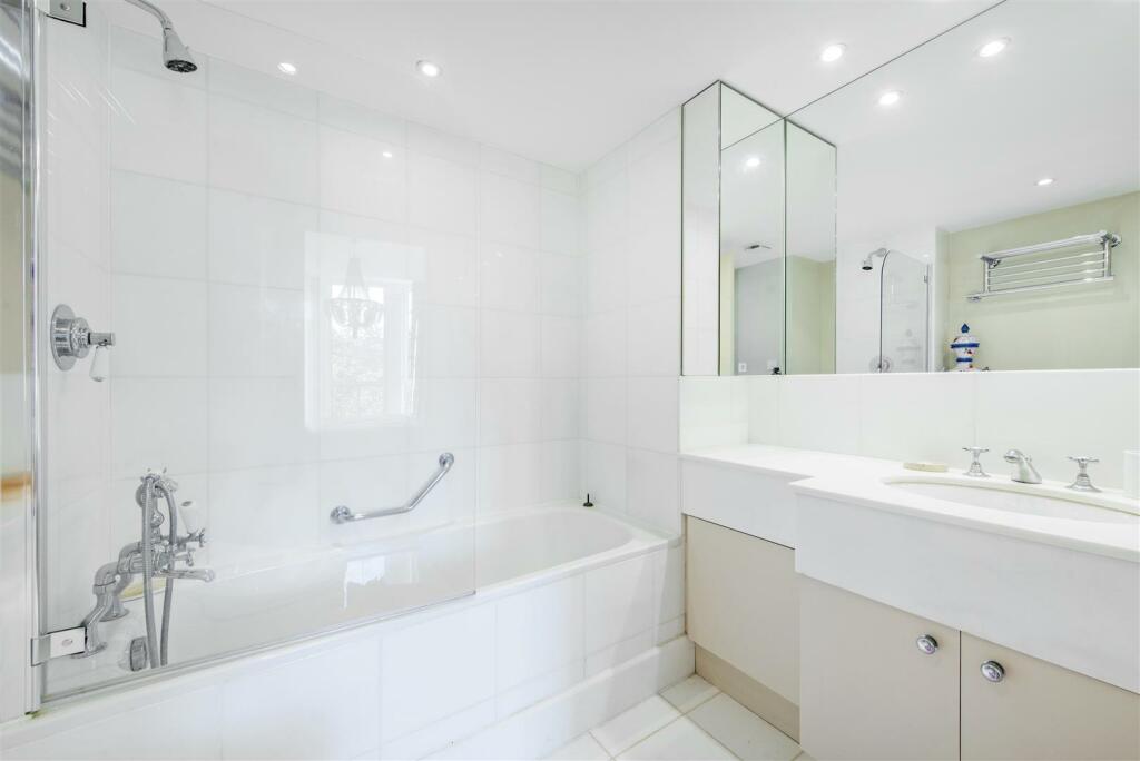 En Suite.jpg
