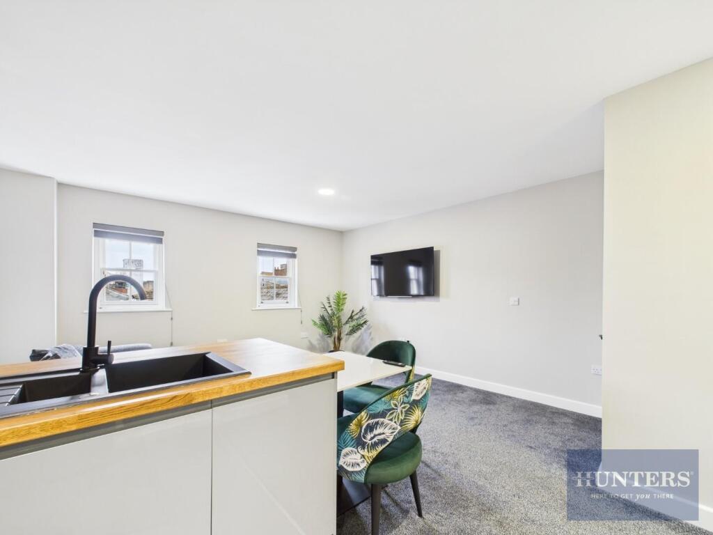Kitchen / Living Room