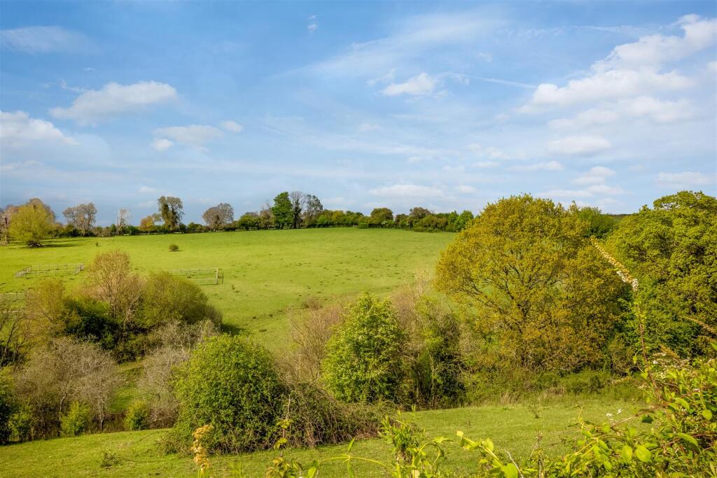 31 Nine Acres Close-14.jpg