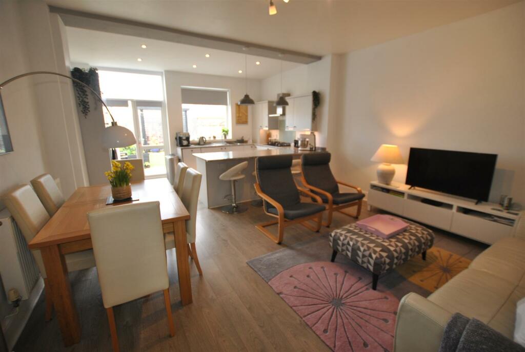 OPEN PLAN KITCHEN/LIVING ROOM