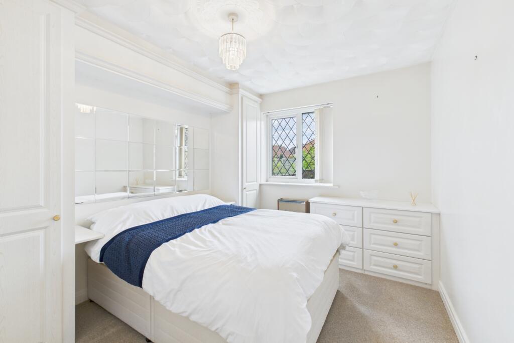 CAM03162G0-PR0342-STILL002