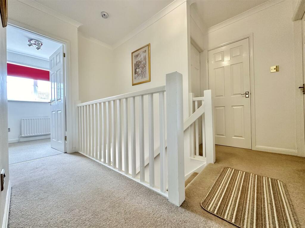 FIRST FLOOR LANDING
