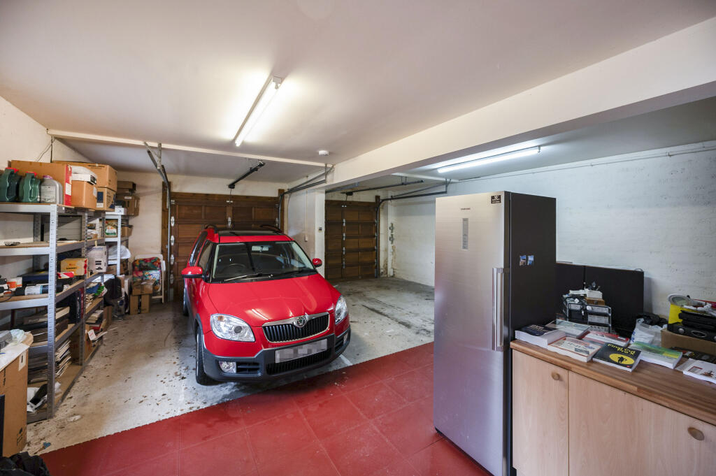 Garage / Workshop