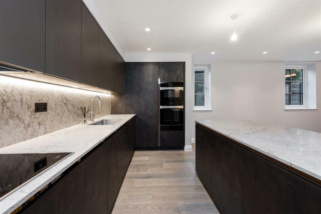 1001202311_GRIGG_Plot 8 1 The Drive _WD7 7BZ_028.j