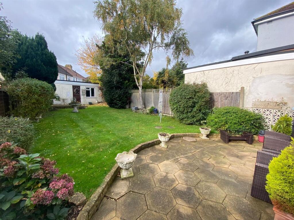 garden 1.jpg