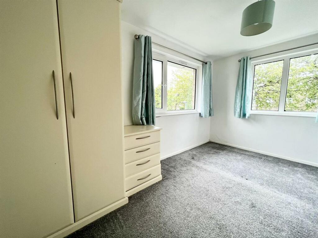 Bedroom 1.jpg