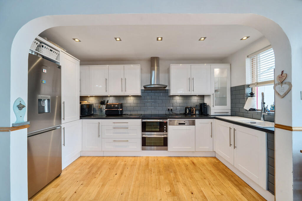 1333158-12-688b73...