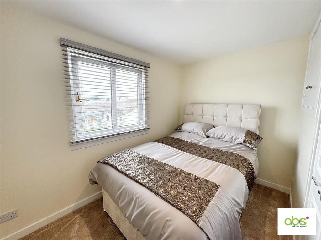 bed 2 .jpg